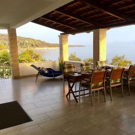 Schoenes Ferienhaus Direkt Am Meer 스토모르스카 외부 사진