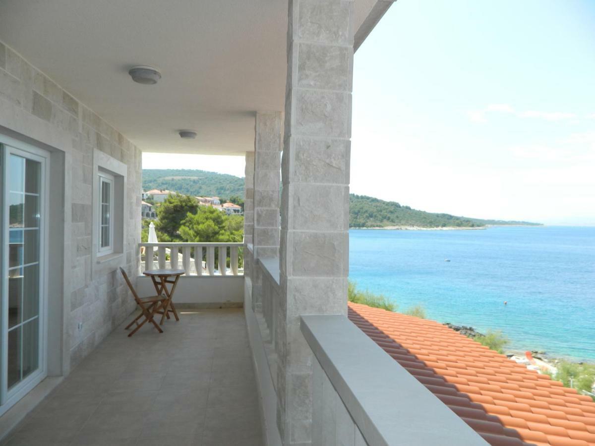 Schoenes Ferienhaus Direkt Am Meer 스토모르스카 외부 사진